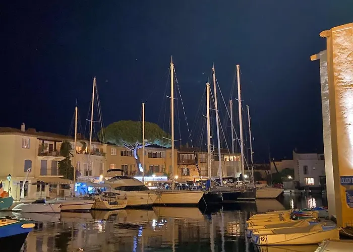 With Garden Domaine Restanques Grimaud